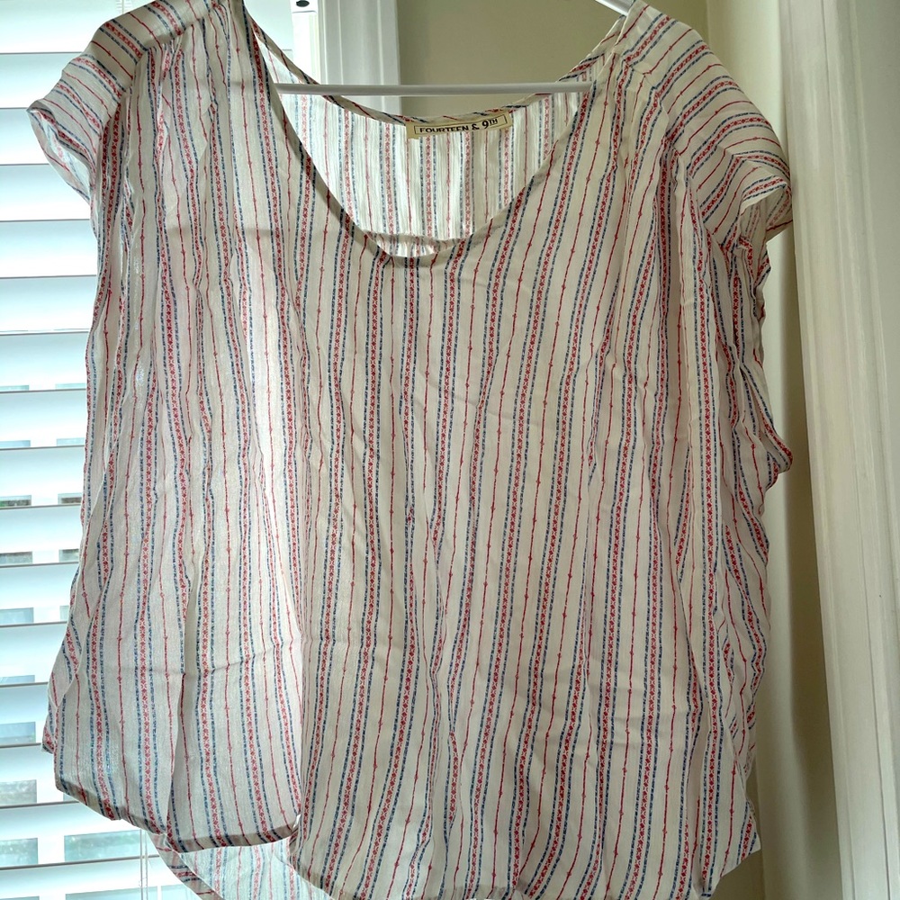 Cute top with blue and red stripes